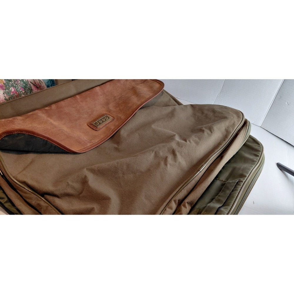 vintage Jeep Wrangler XL Travel Equipment garment bag heavy-duty army green Big